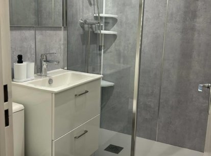 Salle de bain studio cabine Chamois 1 Prapoutel